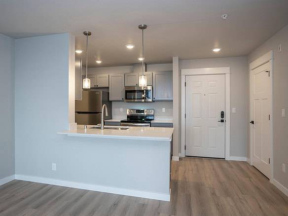 Trafton Vue42 – Unit 408