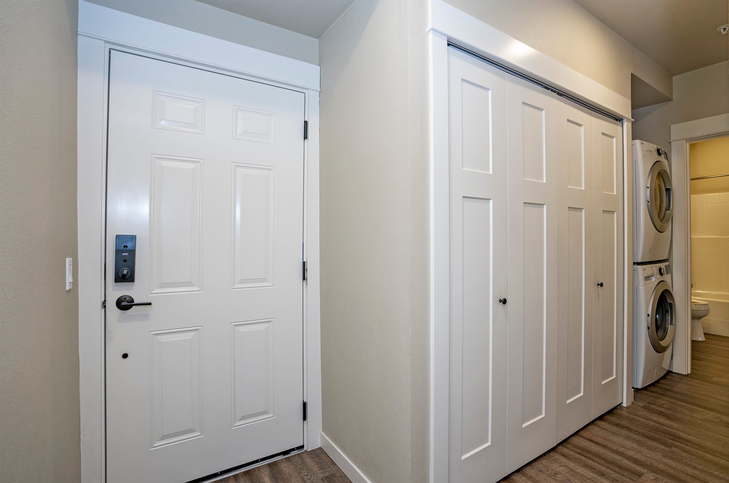 10 Residences on Fife – Unit 204