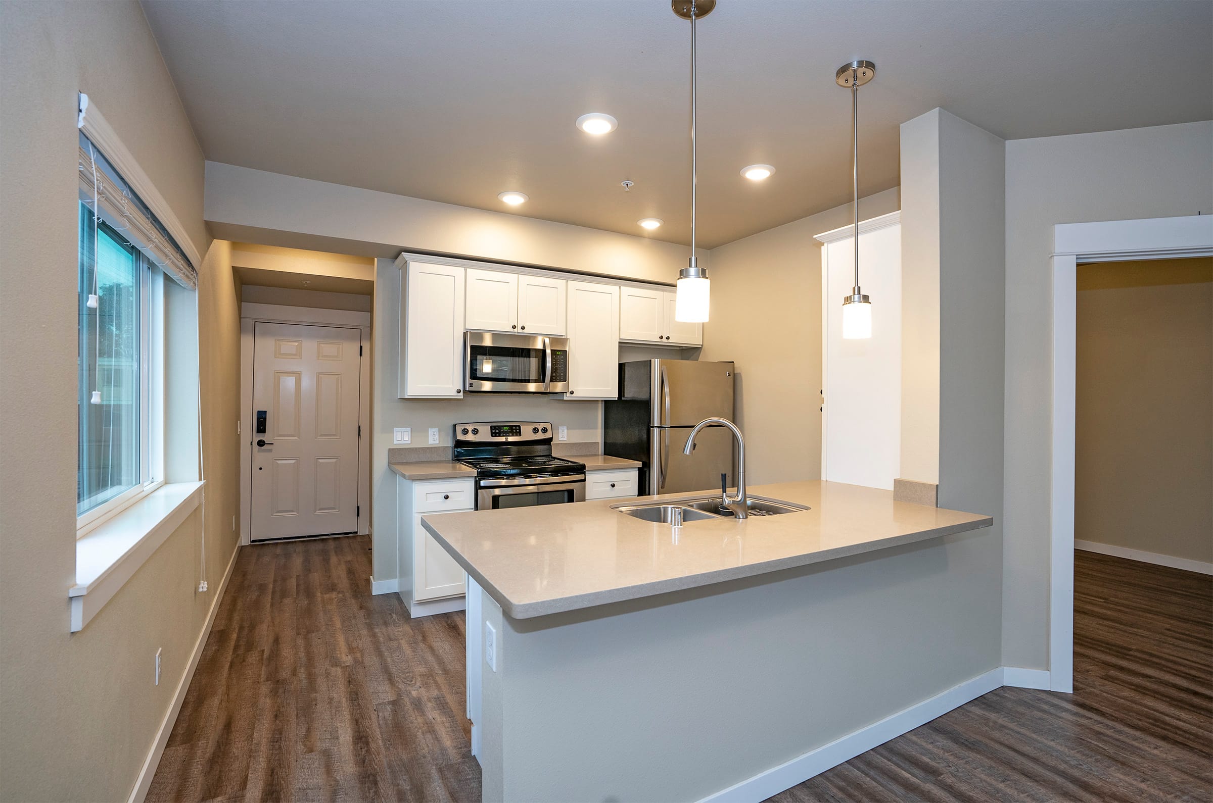 13 Residences on Fife – Unit 204