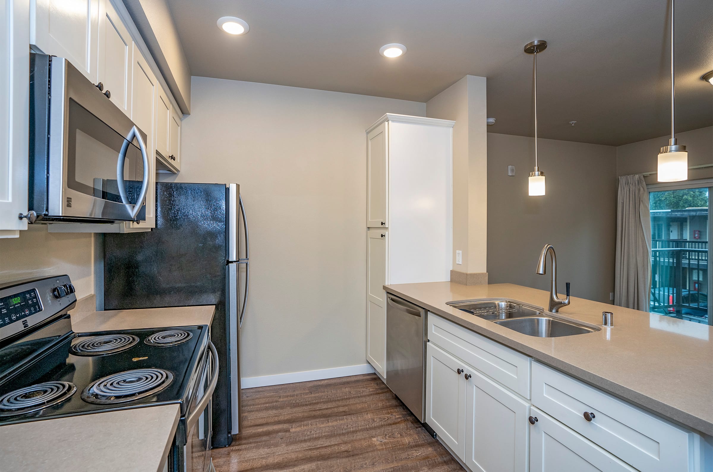 18 Residences on Fife – Unit 204