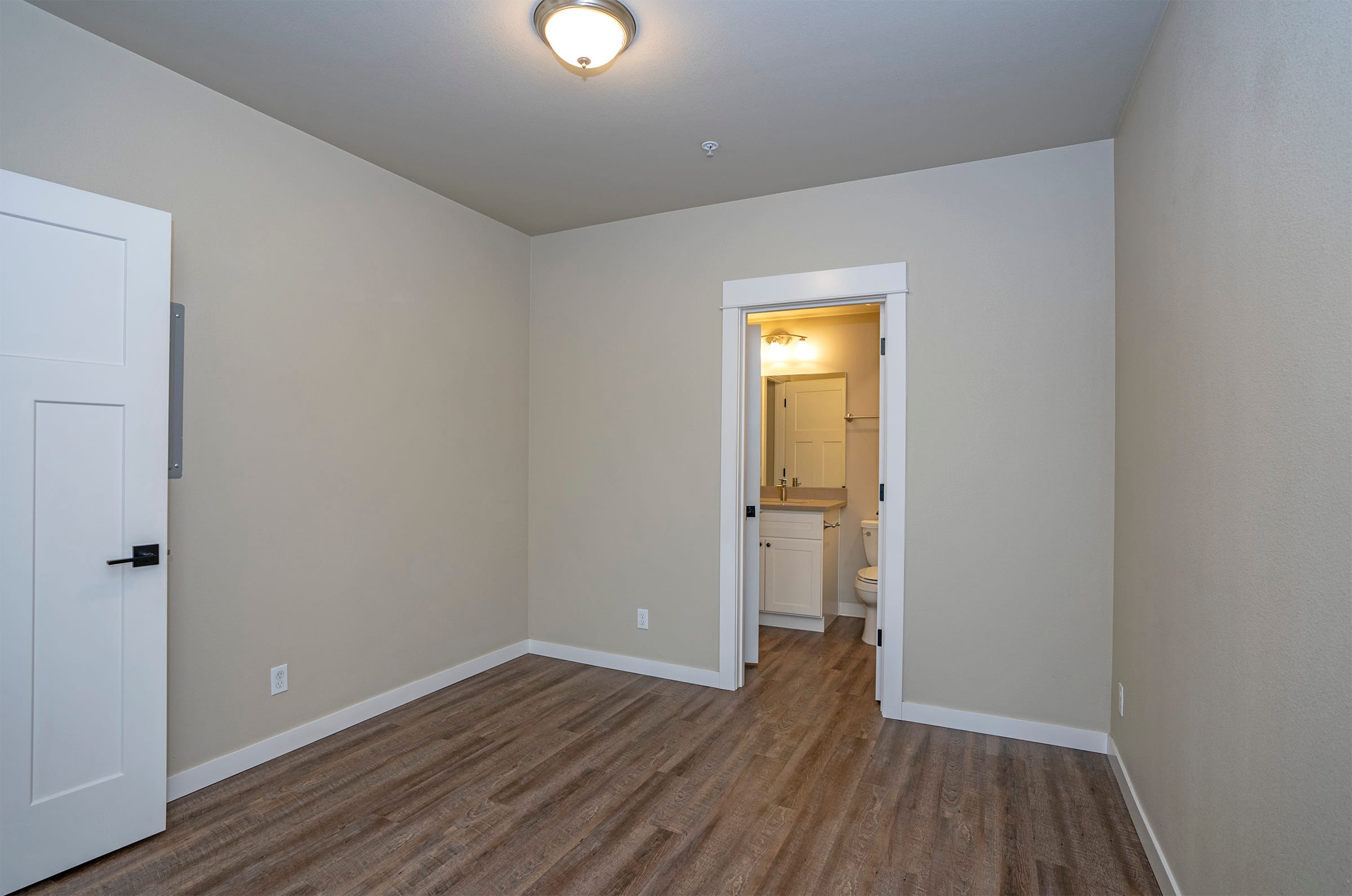 27 Residences on Fife – Unit 204