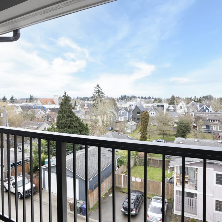 How Public Transportation Affects Apartment Choices in Tacoma Neighborhoods
